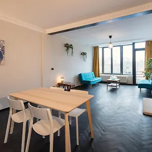 https://charming-spacious-antwerp-city-center-apartments.hotelsghent.com